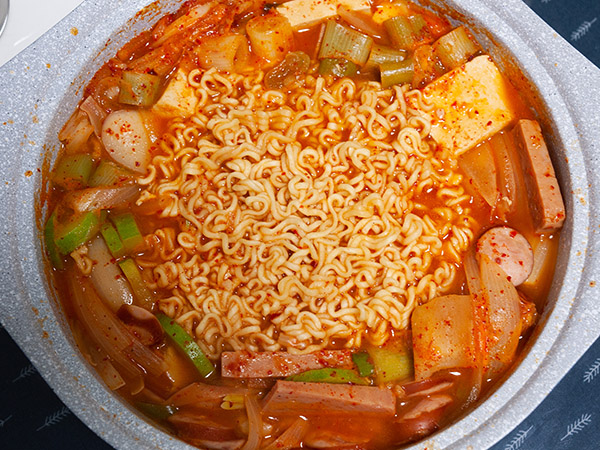 กฎทองของการทานบะหมี่หม้อไฟคนเดียว